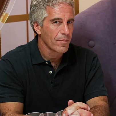 Assistente de Epstein planeja livro revelador, teme perder proteção legal