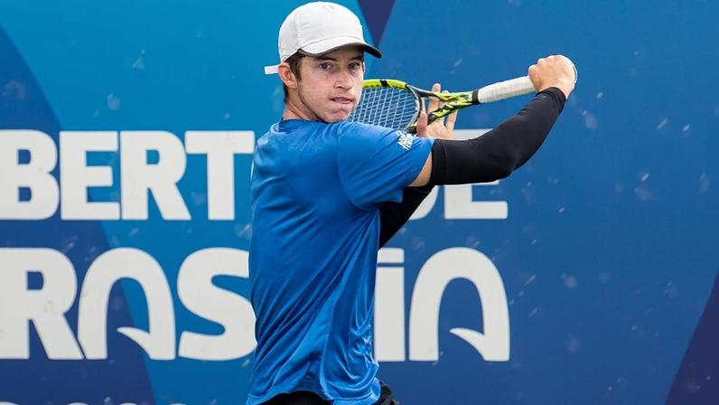 Nicolas Oliveira elimina cabeça de série 1 no DF e mira segundo título