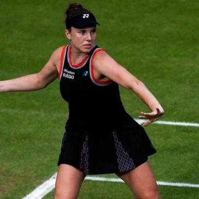 Noskova freia sequência de Eala e avança à decisão em Berlim