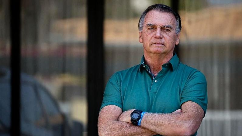 Defesa pede extensão da prisão domiciliar de Bolsonaro