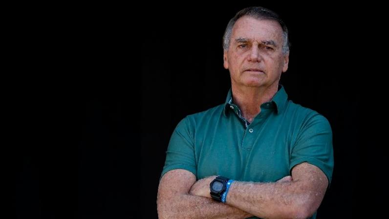Bolsonaro fará depoimento à Polícia do DF sobre caso da arma na terça