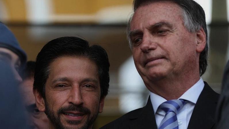 Prefeito de São Paulo, Ricardo Nunes (MDB), e o ex-presidente Jair Bolsonaro (PL) em evento da Rota em outubro de 2023