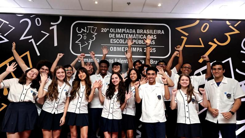 OBMEP premia 682 estudantes com medalhas de ouro em cerimônia