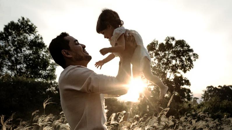Pais cristãos exemplificam o caráter de Deus Pai em suas vidas diárias.