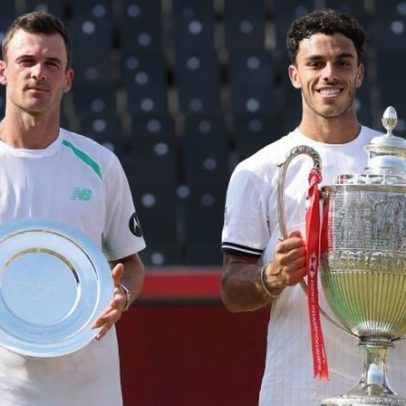 Pai de Cerundolo supera medo de voar para assistir à final do Queen's Club