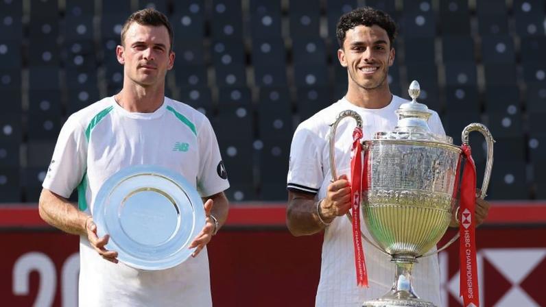 Pai de Cerundolo supera medo de voar para assistir à final do Queen's Club
