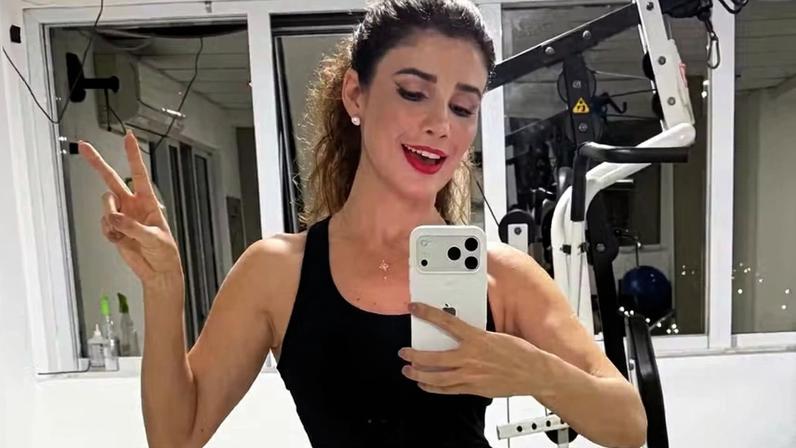 Paula Fernandes faz treino de madrugada após show, gravam vídeos