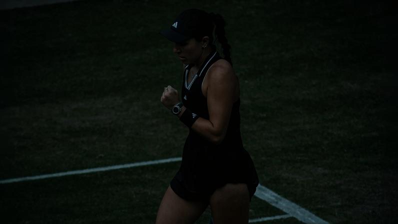 Pegula vence Sabalenka e avança à final em Berlim