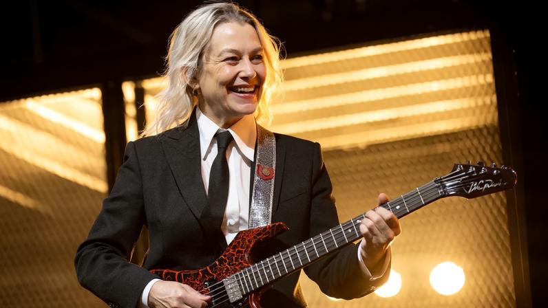 Retorno de Phoebe Bridgers ao Madison Square Garden é lembrado pelos fãs
