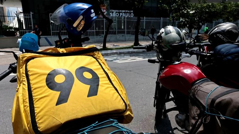 Governo lança linha de crédito para entregadores financiarem motos novas