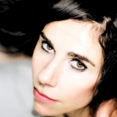 PJ Harvey imagina o que a Voyager pensa da Terra em novo single