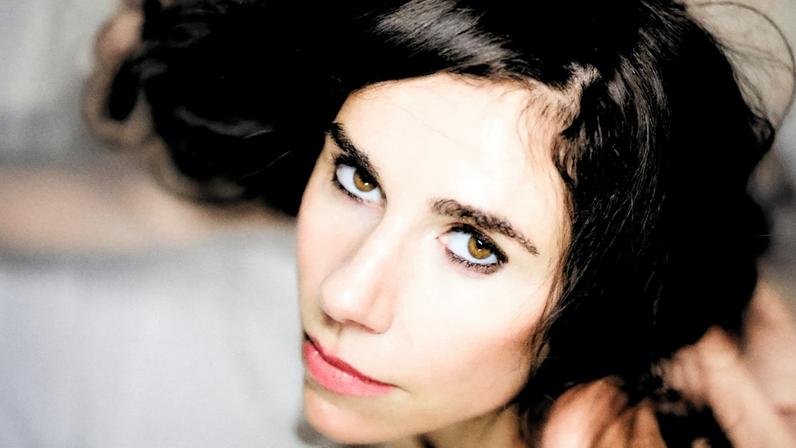 PJ Harvey imagina o que a Voyager pensa da Terra em novo single