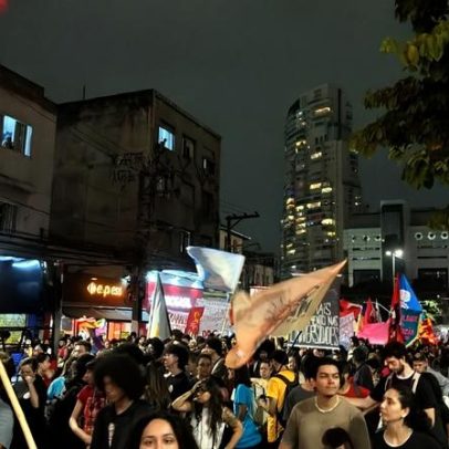 Estudantes protestam contra cortes em universidades de São Paulo