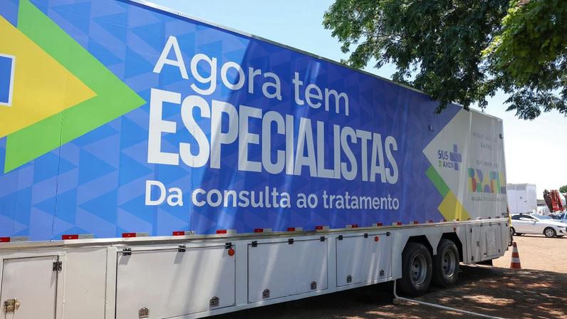 Agora Tem Especialistas lança carreta de saúde da mulher em Manguinhos