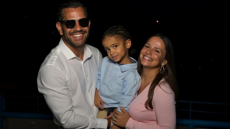 Famosos começam a chegar ao casamento de Xande de Pilares e Thay Pereira; veja quem já marcou presença — Foto: Anderson Bordê/DIVULGAÇÃO