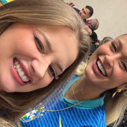 Noiva de Martinelli apoia esposa de Raphinha após polêmica com a Seleção