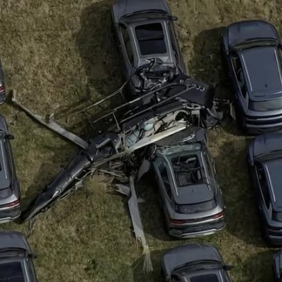 Helicópteros caem em pátio de veículos no Rio de Janeiro