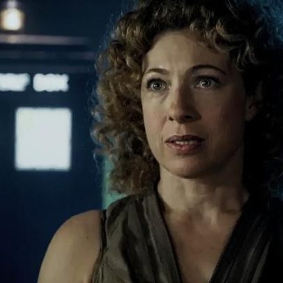Alex Kingston comenta sobre o futuro de Doctor Who