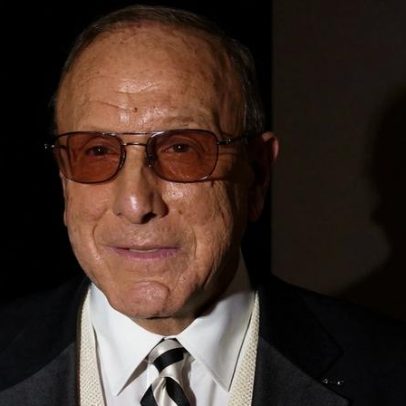 Rob Thomas relembra Clive Davis: a saída de Clive marca o fim de uma era