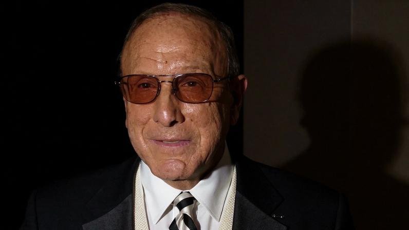 Rob Thomas relembra Clive Davis: a saída de Clive marca o fim de uma era