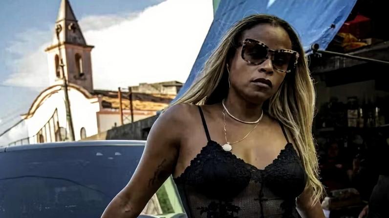 Roberta Rodrigues é a protagonista da série 'Verônika com K' — Foto: César Diógenes/Divulgação