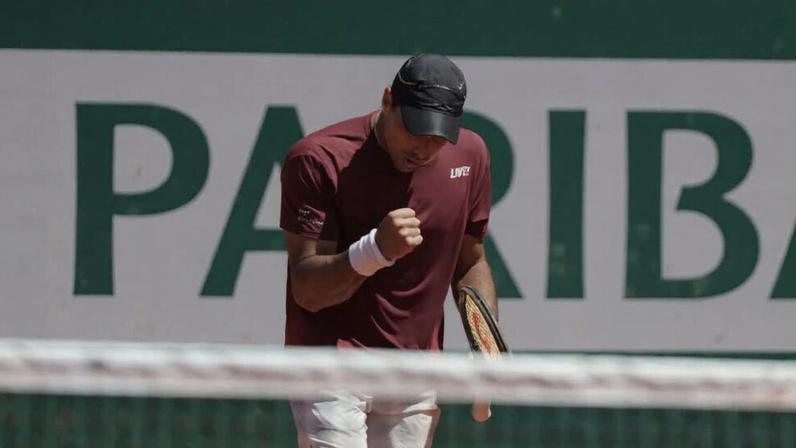 Romboli vence em Nottingham e conquista título inédito na grama