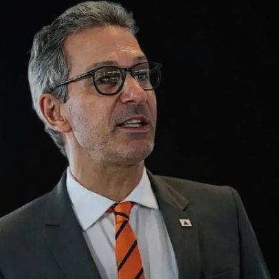 Novo de SC cancela convite a Zema por críticas a Flávio Bolsonaro