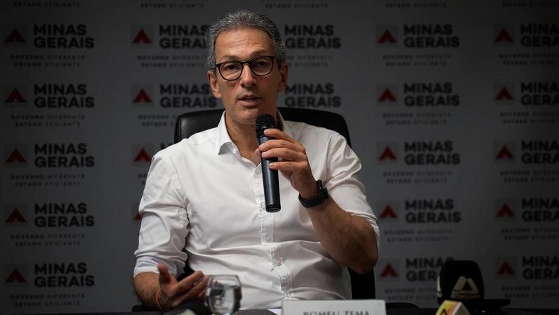 Zema reforçou críticas a Flávio Bolsonaro e minimizou pedido de Eduardo para que PL rompa com o Novo. (Foto: Luiz Santana/ALMG)
