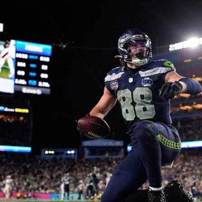 AJ Barner mira ser um dos melhores tight ends da NFL após a temporada do Super Bowl