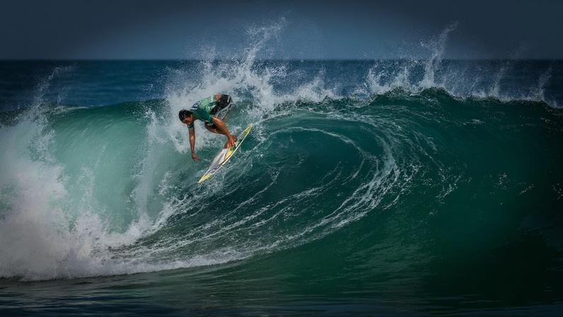 Samuel Pupo perde nas quartas e é eliminado em Saquarema — Foto: Thiago Diz / WSL