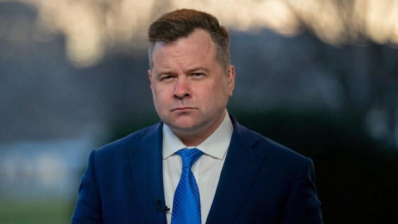 Trump arrisca autoridade de vigilância ao indicar chefe de espionagem inexperiente