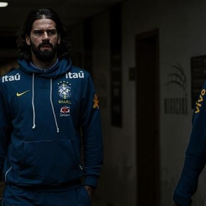 Alisson aborda físico e reage a críticas na Seleção: É bom