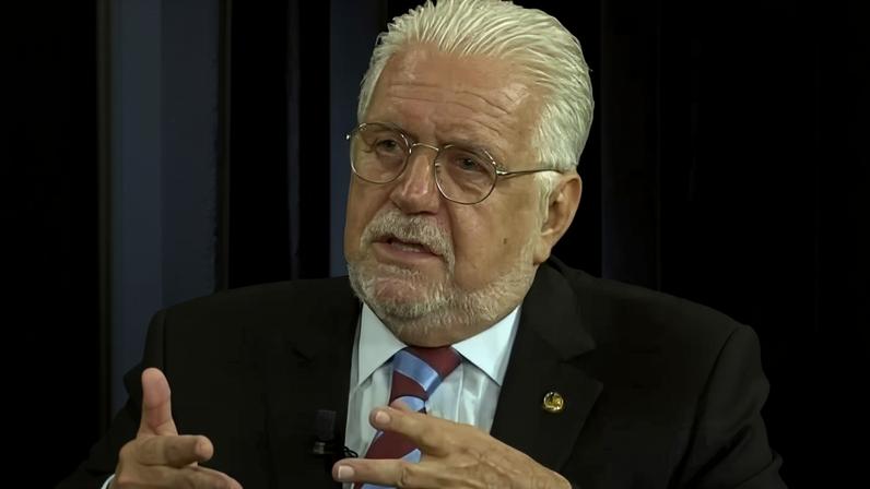 Senador Jaques Wagner (PT-BA), líder do governo no Senado, ao UOL Entrevista