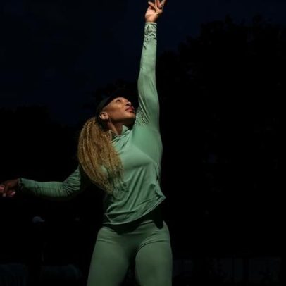 Serena Williams estreia nas duplas nesta terça; Keys e Svitolina também jogam