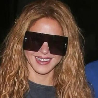 Shakira passeia com os filhos em Beverly Hills após fotos de suposto affair