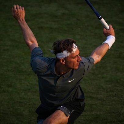 Paul e Shapovalov avançam às oitavas no Queen's