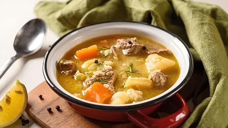 Três sopas práticas e ricas em proteínas para o jantar