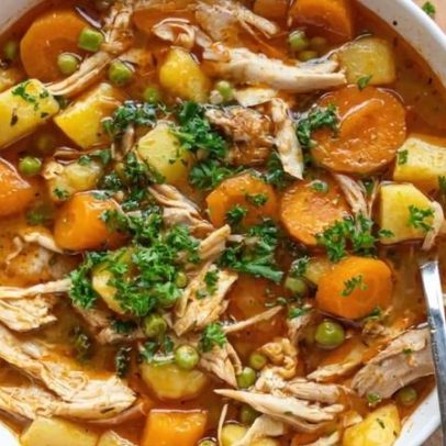 Quatro jantares saudáveis fáceis e ricos em proteínas para a dieta