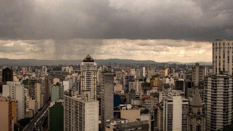 São Paulo terá última semana do outono com frio persistente, retorno do sol e nova frente fria prevista para o sábado.