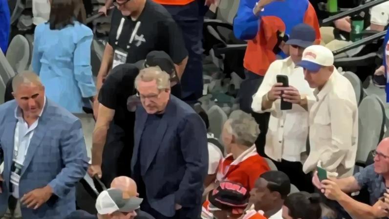 Spike Lee nega aperto de mão de Prince Harry em partida Knicks x Spurs