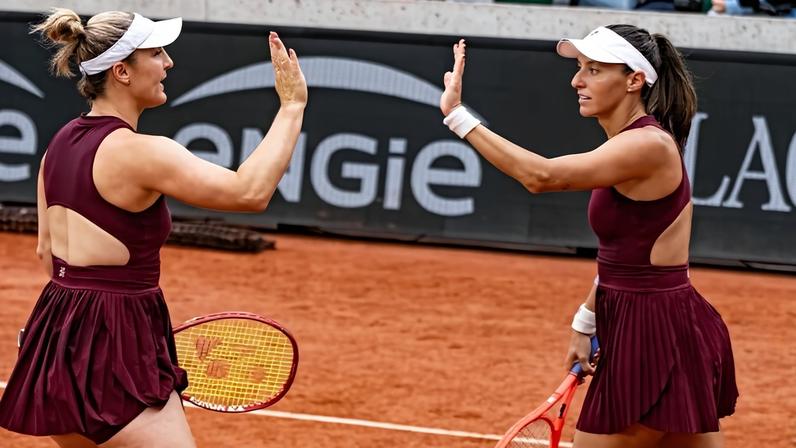 Luísa Stefani e Gabriela Dabrowski (Foto: Nora Stankovic)
