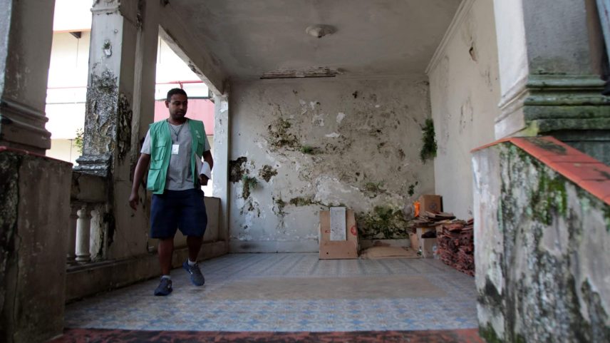 Agentes de combate a endemias e comunitários durante mutirão em Santos (SP) — Foto: Divulgação/ Prefeitura de Santos