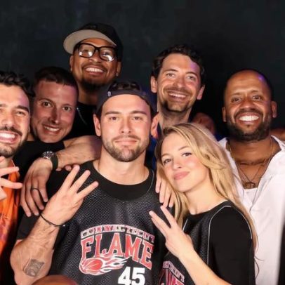 Sydney Sweeney celebra aniversário de Scooter Braun com apresentação de Warren G