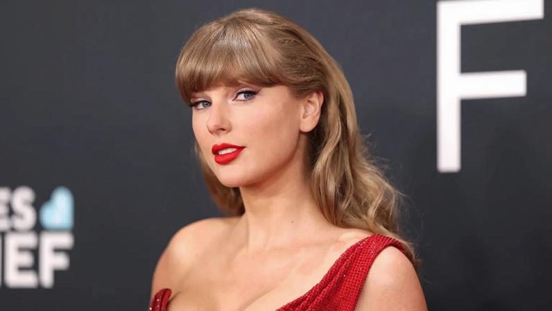 Taylor Swift envia flores a Jessie em canção dedicada a Toy Story 5