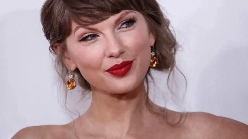 Taylor Swift cita John Dutton durante discurso no Songwriters Hall of Fame