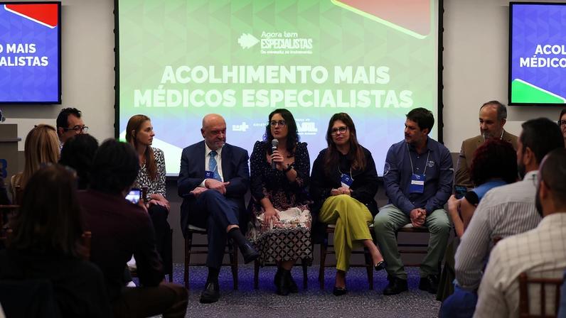 Projeto Mais Médicos Especialistas recebe 50 profissionais no Rio