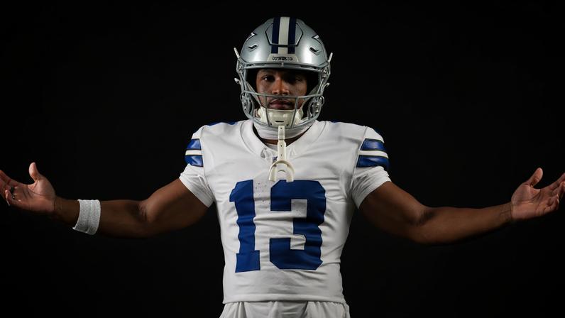 Dak Prescott fica impressionado com calouro Caleb Downs e confiança contagiante