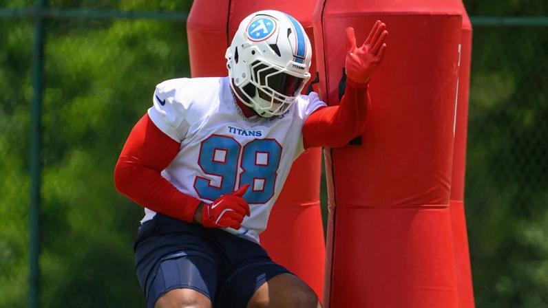 Jeffery Simmons, com Titans, mira atuar na defesa de ataque de Saleh