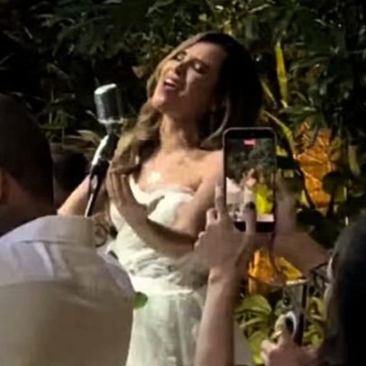 Wanessa Camargo canta 'É o Amor' em casamento de Igor Cosso e Heron Leal