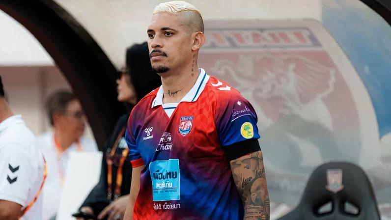 Crislan se despede do Trat FC da Tailândia, artilheiro da temporada